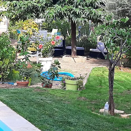 Jolie Provencale Avec Piscine Et Vue Ferienhaus *
