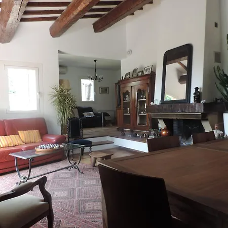 Jolie Provencale Avec Piscine Et Vue Ferienhaus