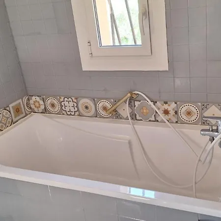 Jolie Provencale Avec Piscine Et Vue Дом отдыха Ла-Сьота